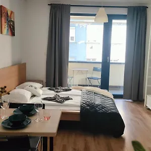 Super Cozy & , Будапешт Венгрия